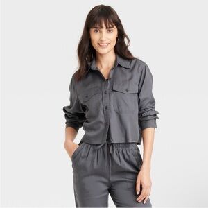 Universal Thread Grey Cropped Button Down Long Sleeve Shirt, Size XS